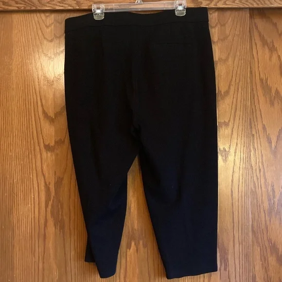 Eileen Fisher Relaxed, cropped pants, black - Picture 3 of 4